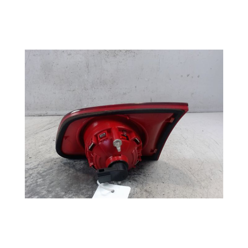 FEU ARRIERE INTERIEUR GAUCHE VOLKSWAGEN PASSAT SW 2005-