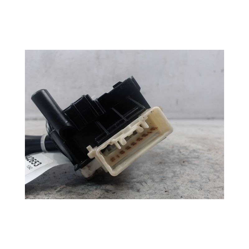 COMMANDE CLIGNOTANT TOYOTA YARIS -2003