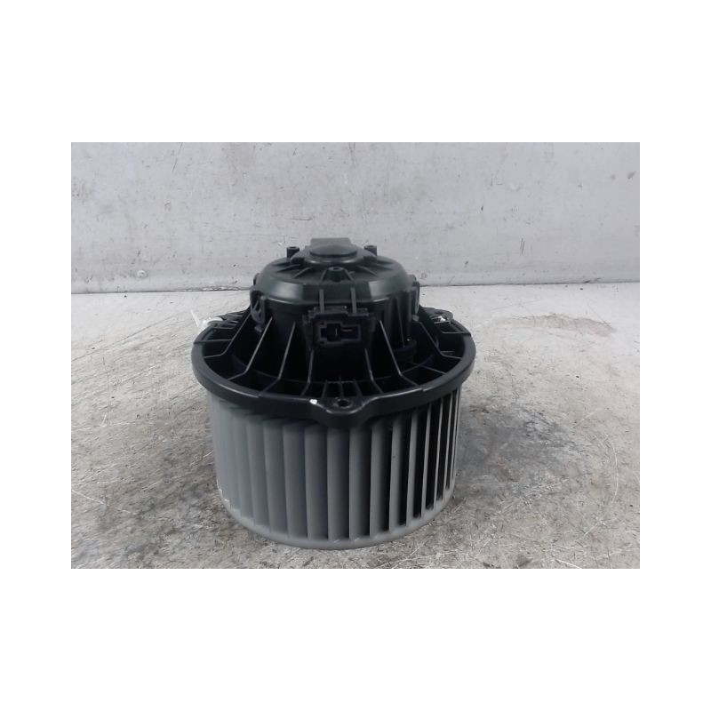 MOTEUR VENTILATEUR CHAUFFAGE KIA CEE-D