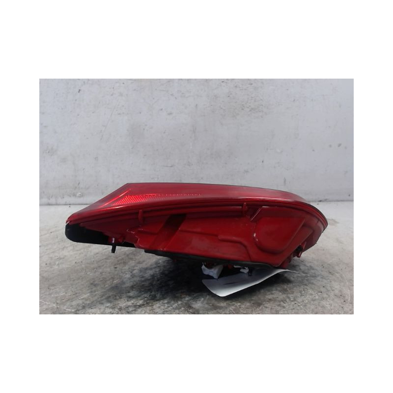 FEU ARRIERE INTERIEUR DROIT KIA CEE-D