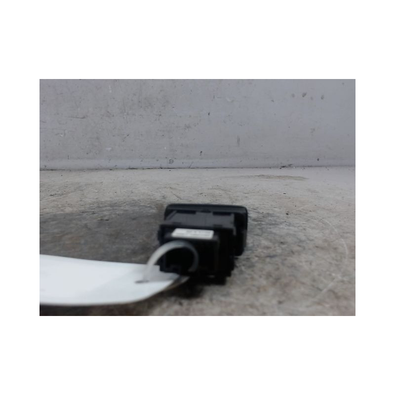 BOUTON DE WARNING KIA CEE-D