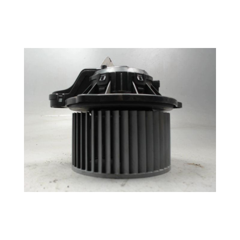 MOTEUR VENTILATEUR CHAUFFAGE HYUNDAI IX20