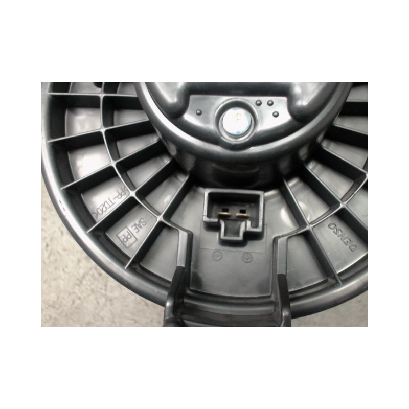 MOTEUR VENTILATEUR CHAUFFAGE TOYOTA YARIS