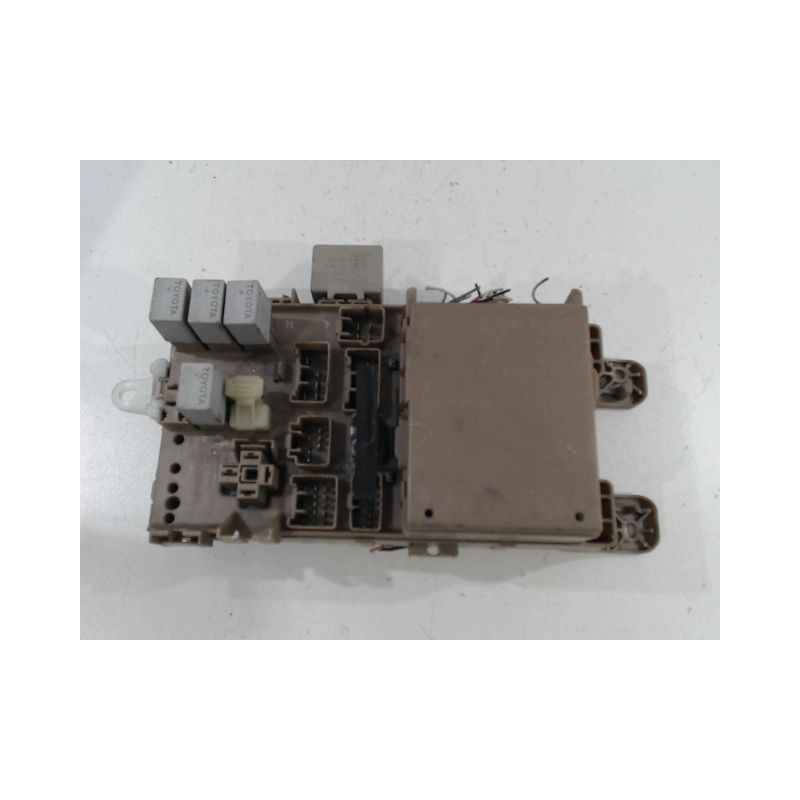 PLATINE FUSIBLE AVANT TOYOTA COROLLA