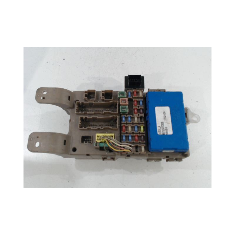 PLATINE FUSIBLE AVANT TOYOTA COROLLA