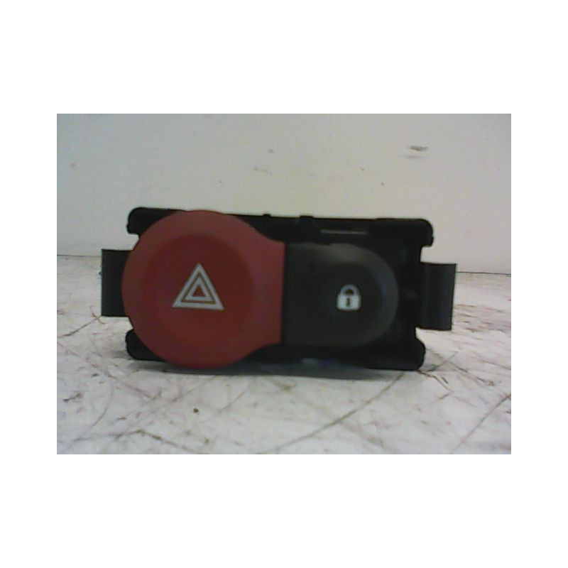 BOUTON DE WARNING RENAULT CLIO