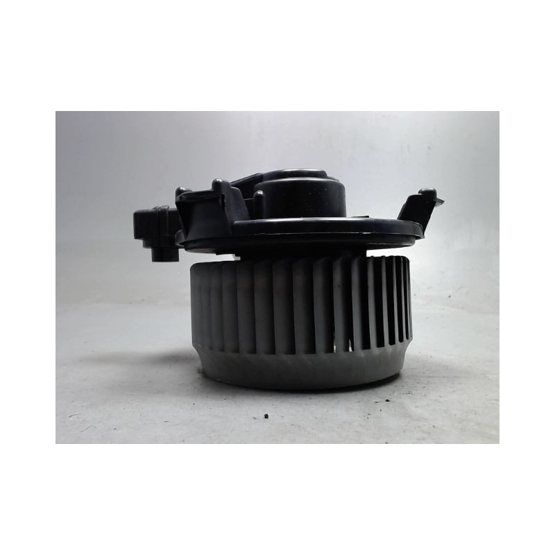 MOTEUR VENTILATEUR CHAUFFAGE TOYOTA YARIS