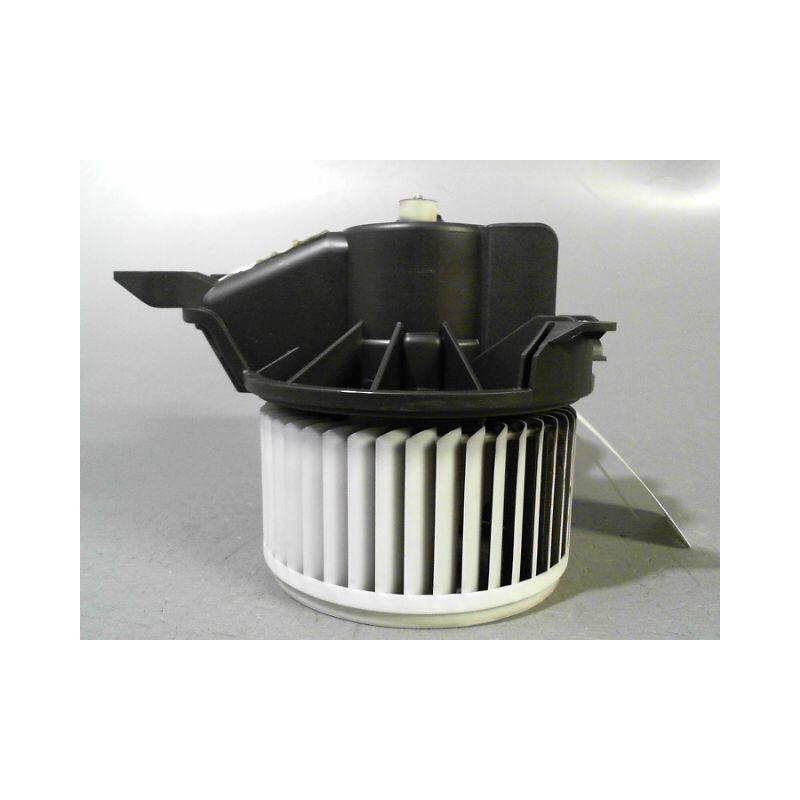 MOTEUR VENTILATEUR CHAUFFAGE OPEL CORSA