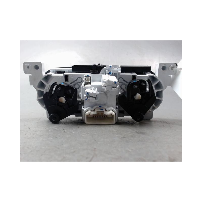 COMMANDE DE CHAUFFAGE DACIA SANDERO