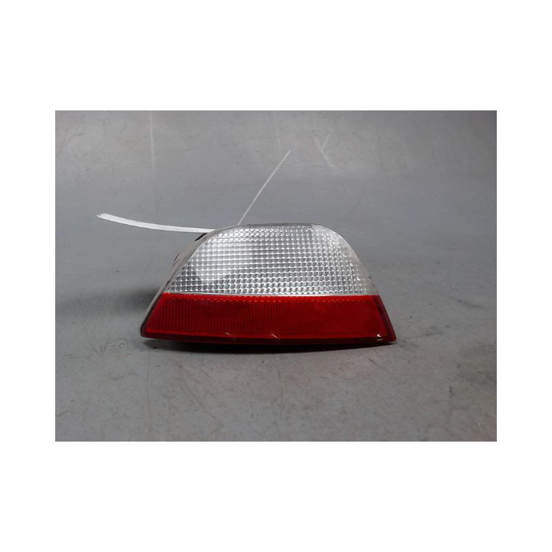 FEU RECUL DROIT FORD FOCUS 04-07