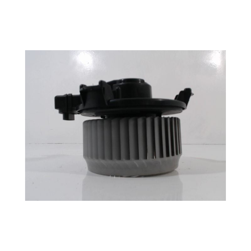 MOTEUR VENTILATEUR CHAUFFAGE SUZUKI SWIFT -03/05