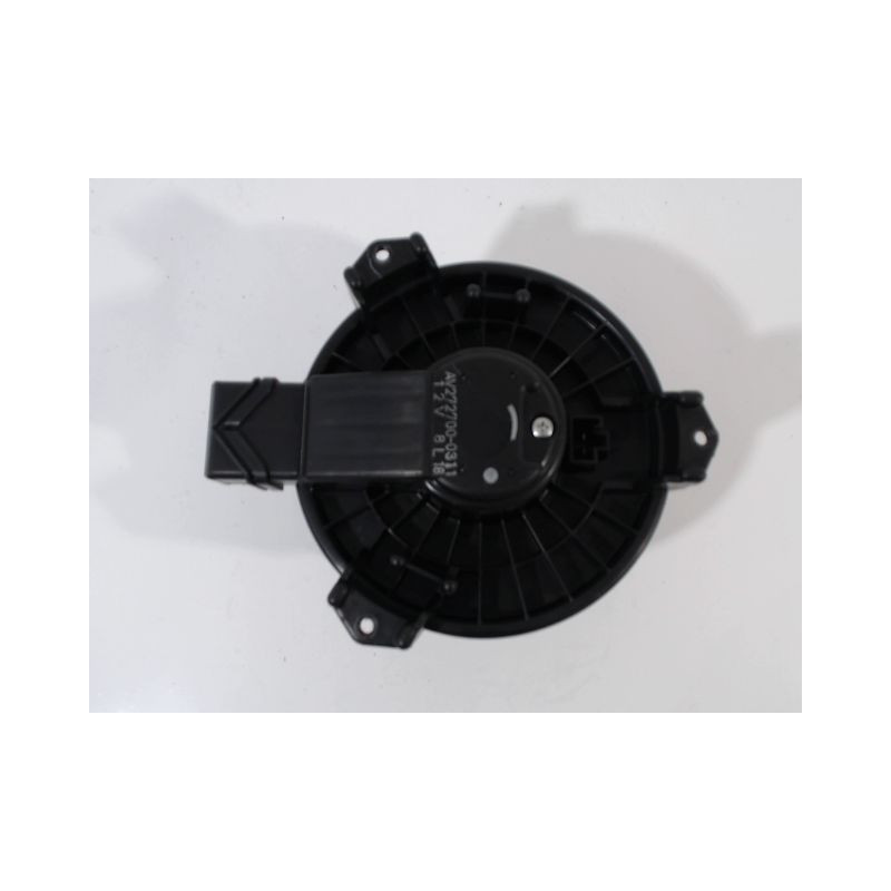 MOTEUR VENTILATEUR CHAUFFAGE SUZUKI SWIFT -03/05