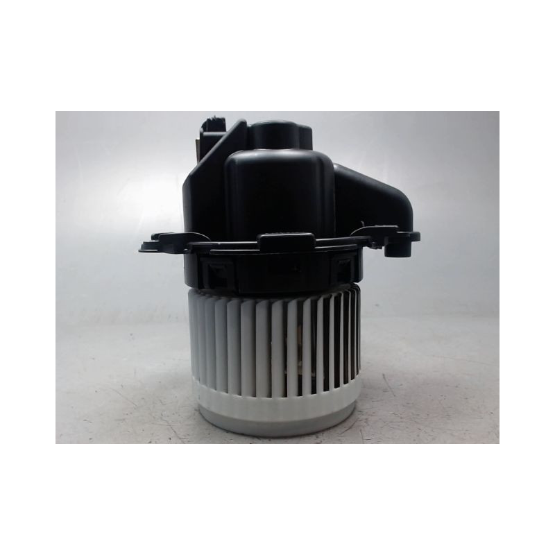 MOTEUR VENTILATEUR CHAUFFAGE DACIA SANDERO