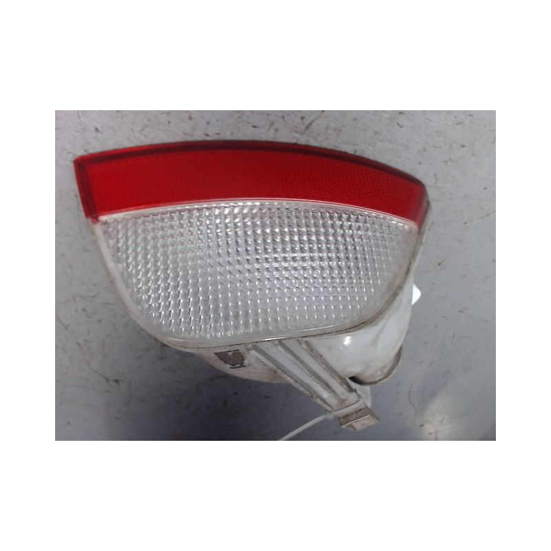 FEU RECUL DROIT FORD FOCUS 04-07