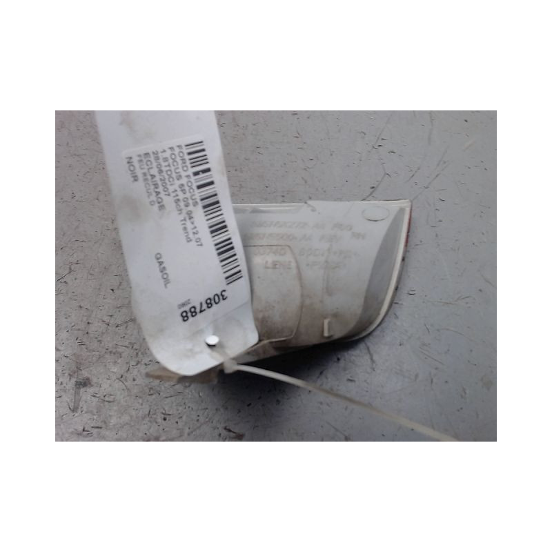 FEU RECUL DROIT FORD FOCUS 04-07