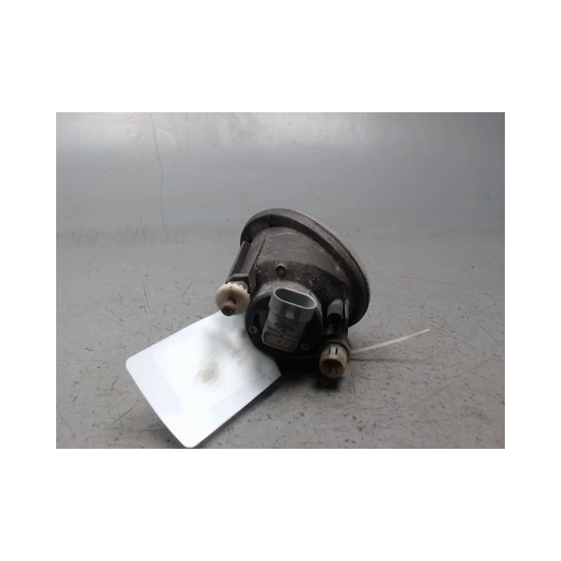PHARE ANTIBROUILLARD AVANT GAUCHE TOYOTA AVENSIS VERSO 01-03