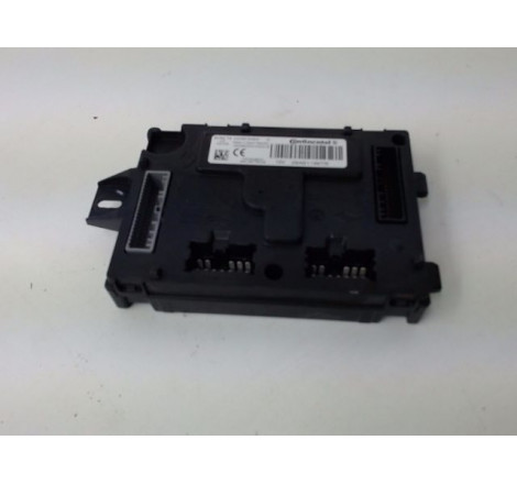 PLATINE FUSIBLE HABITACLE
