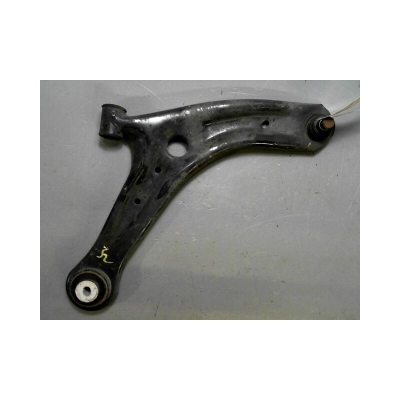 TRIANGLE INFERIEUR AVANT DROIT FORD FIESTA