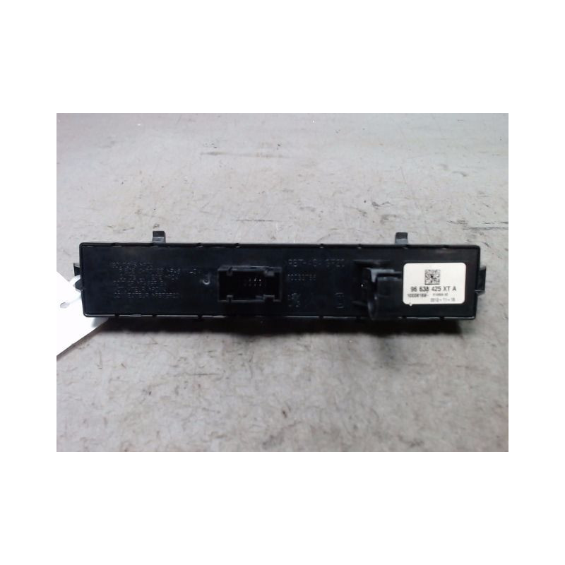 BOUTON DE WARNING PEUGEOT 3008 2009-