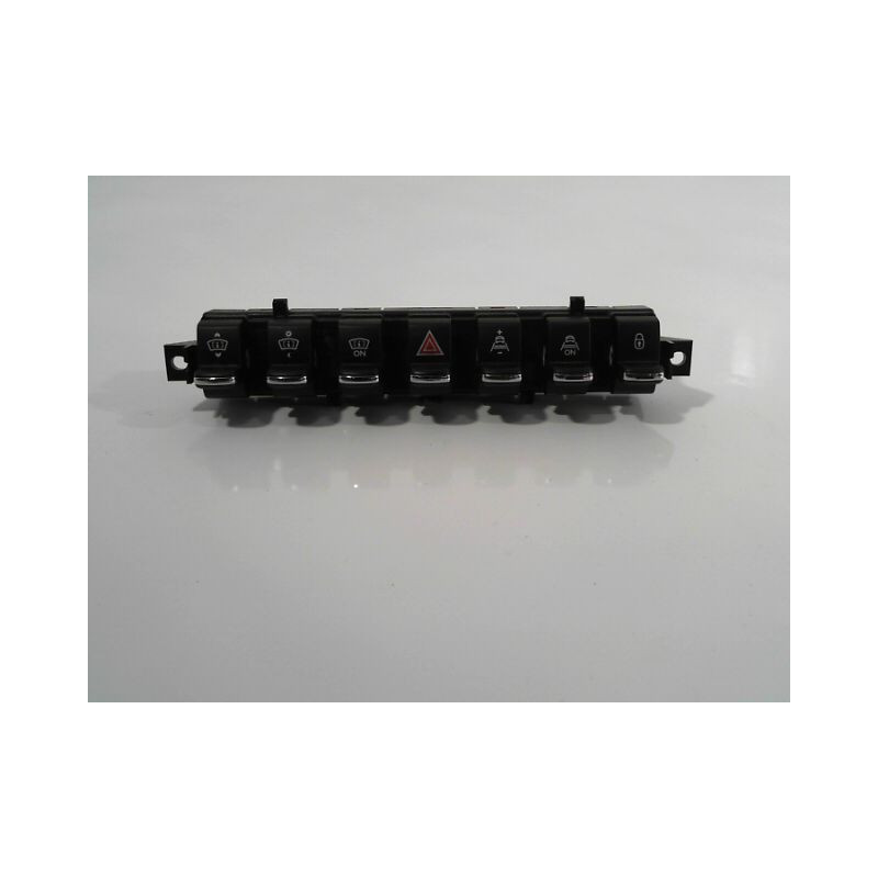 BOUTON DE WARNING PEUGEOT 3008 2009-