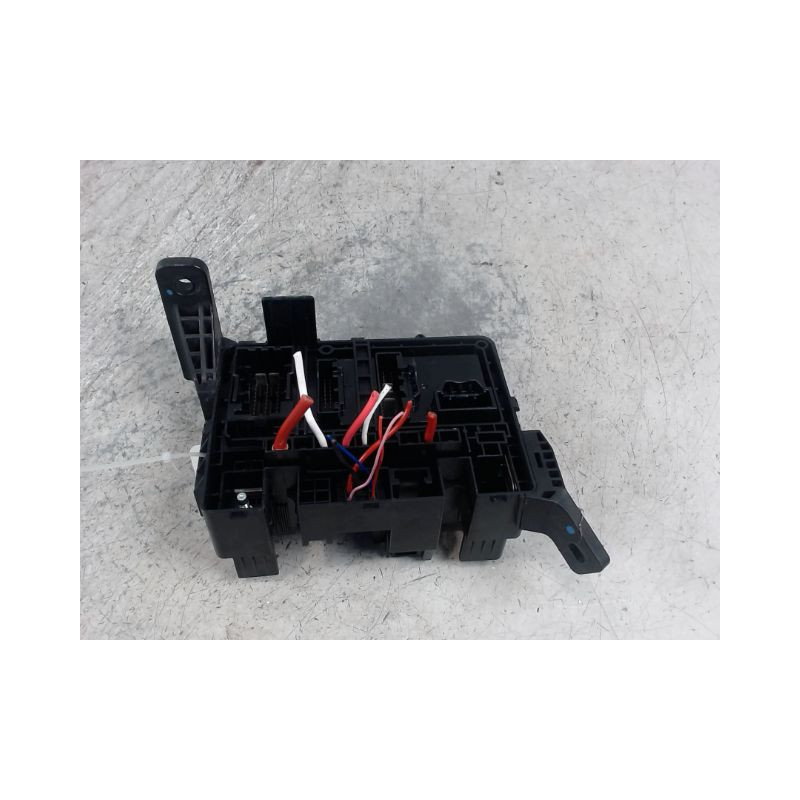 PLATINE FUSIBLE AVANT HYUNDAI I20