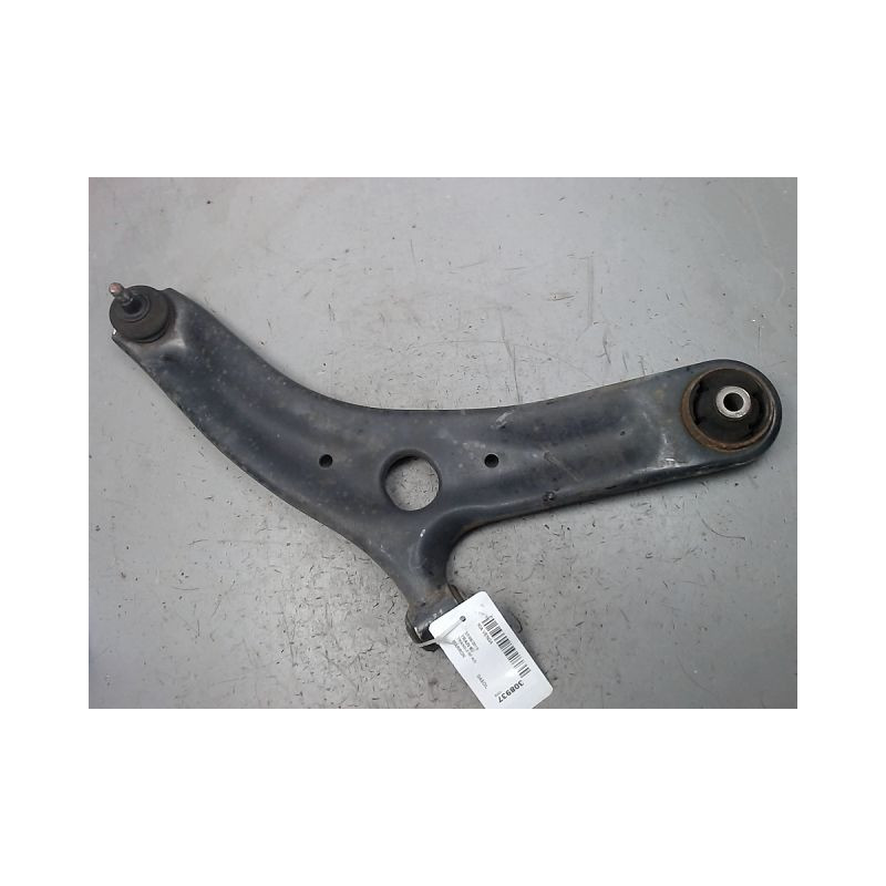 TRIANGLE INFERIEUR AVANT DROIT KIA VENGA