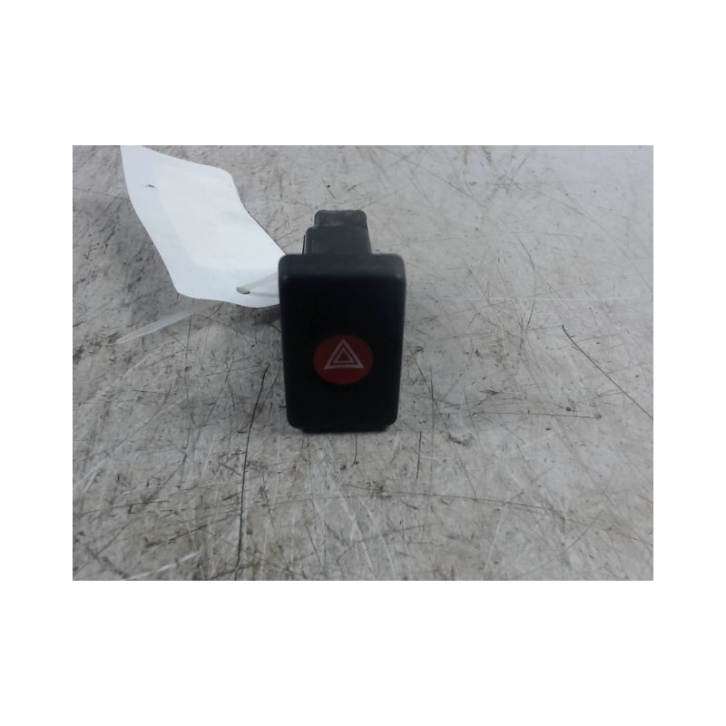 BOUTON DE WARNING DACIA LOGAN 4 P 05-08
