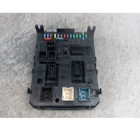 PLATINE FUSIBLE HABITACLE