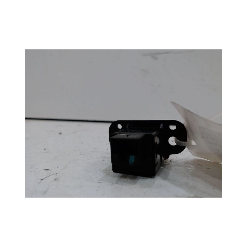 BOUTON DE WARNING CHEVROLET CRUZE