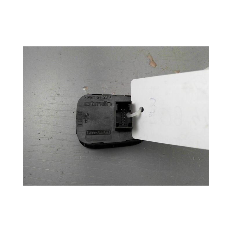 BOUTON DE WARNING PEUGEOT BIPPER FG 2008-...