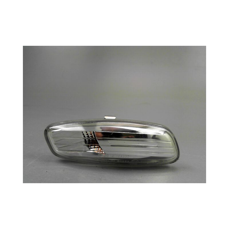 REPETITEUR AILE DROIT PEUGEOT 207