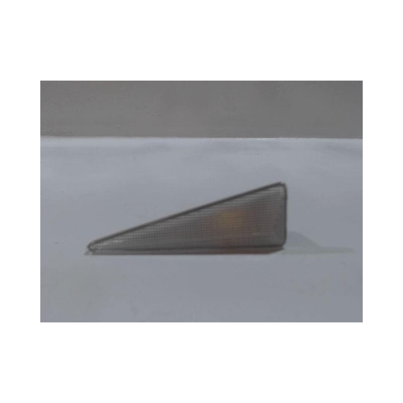 REPETITEUR AILE DROIT RENAULT SCENIC II PH2 2006-