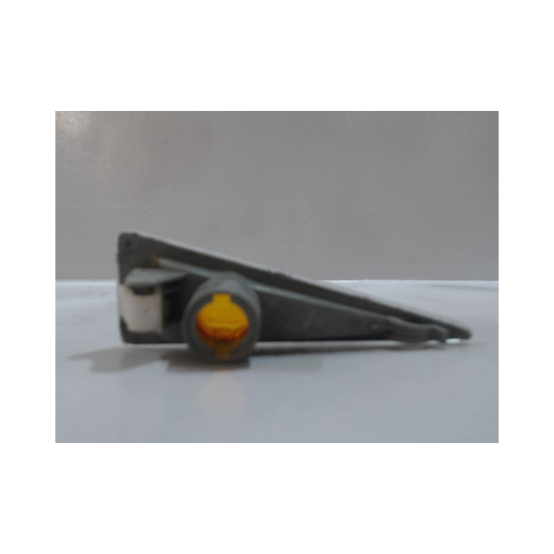 REPETITEUR AILE DROIT RENAULT SCENIC II PH2 2006-