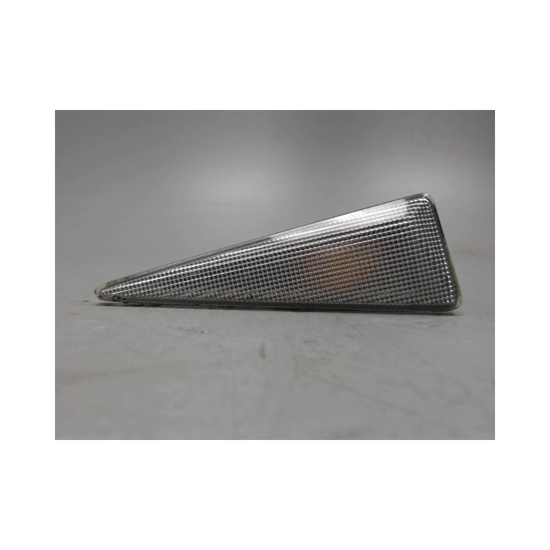 REPETITEUR AILE GAUCHE RENAULT MEGANE