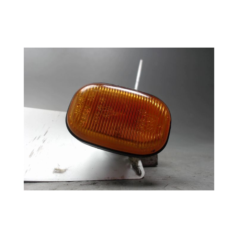 REPETITEUR AILE GAUCHE TOYOTA AVENSIS