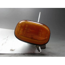 REPETITEUR AILE GAUCHE TOYOTA AVENSIS