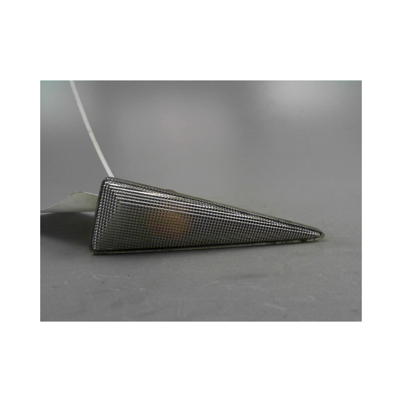 REPETITEUR AILE DROIT RENAULT MEGANE II Phase 1 2002-2005