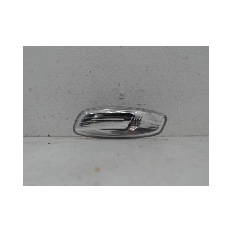 REPETITEUR AILE DROIT PEUGEOT 207