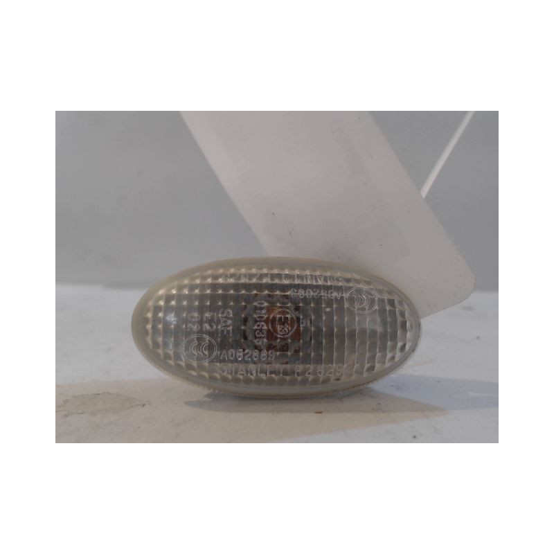 REPETITEUR AILE DROIT MAZDA MAZDA 3  5P