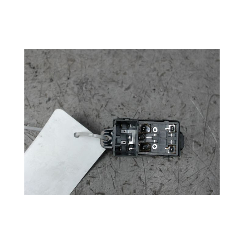 COMMANDE LEVE-GLACE PORTE AVD CHEVROLET AVEO