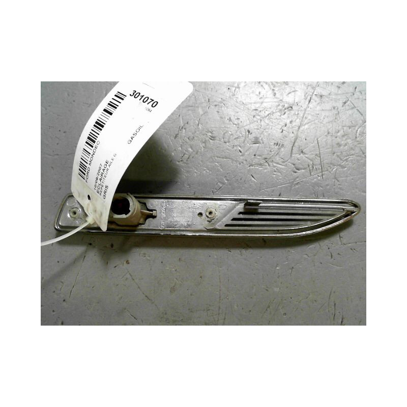 REPETITEUR AILE GAUCHE FORD MONDEO