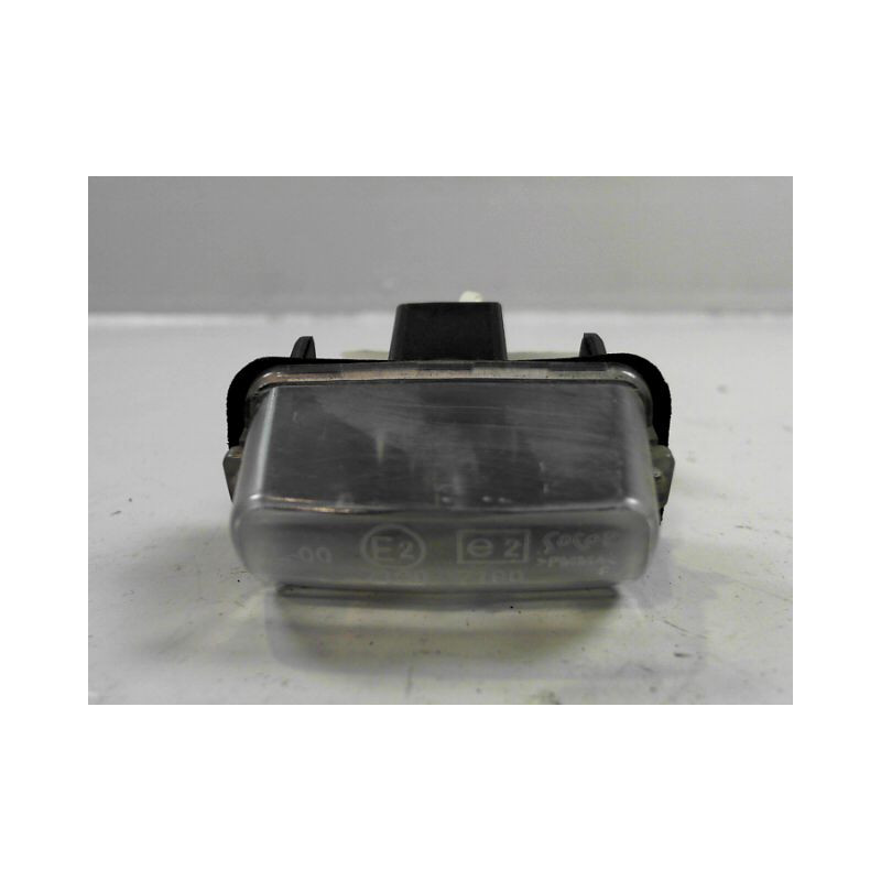 ECLAIREUR PLAQUE DE POLICE DROIT PEUGEOT 207 3P
