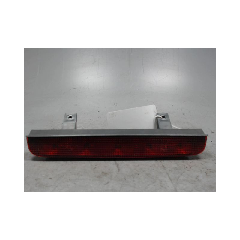 FEUX STOP SUPPLEMENTAIRE OPEL AGILA
