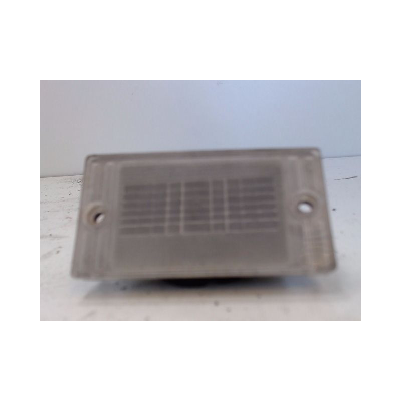 ECLAIREUR PLAQUE DE POLICE DROIT KIA CERATO 4P