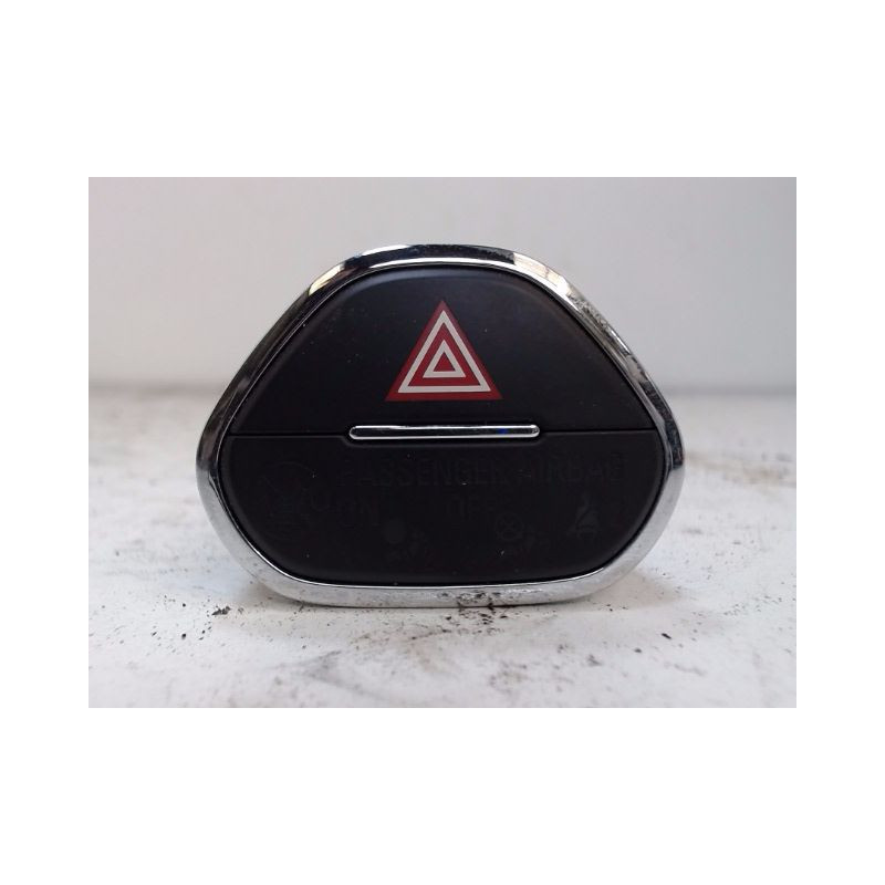 BOUTON DE WARNING OPEL CORSA
