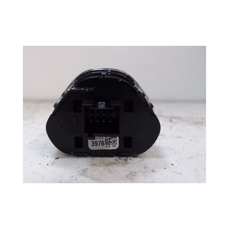 BOUTON DE WARNING OPEL CORSA