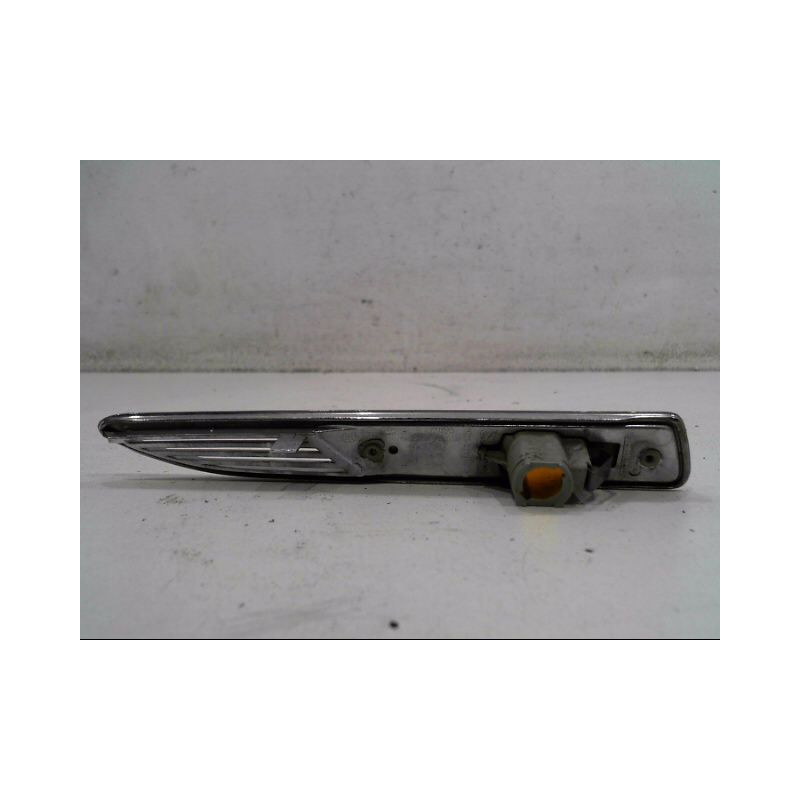 REPETITEUR AILE GAUCHE FORD MONDEO