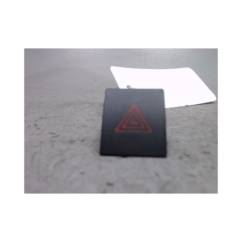 BOUTON DE WARNING SKODA FABIA