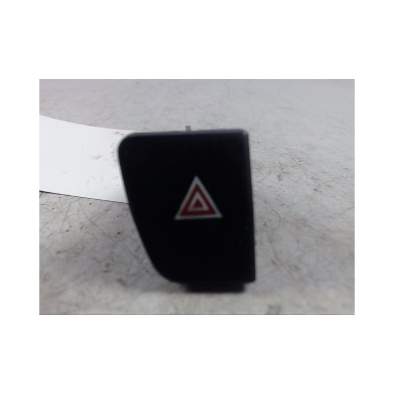 BOUTON DE WARNING PEUGEOT 5008 2009-