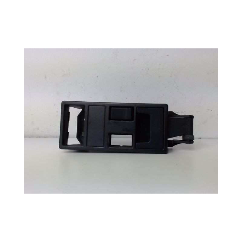 POIGNEE INTERIEURE PORTE AVANT DROIT RENAULT R25